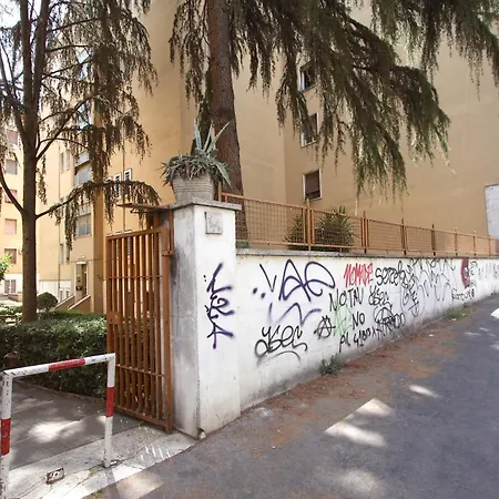 Garbatella 2BR Holiday House-2